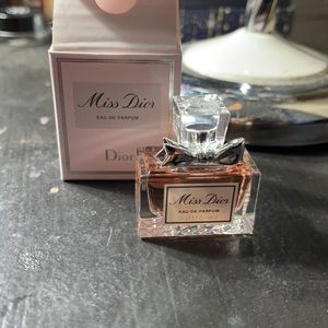 Mini Miss Dior fragrance
